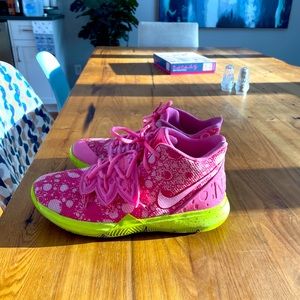 Nike Patrick star kyrie 5 lightly used